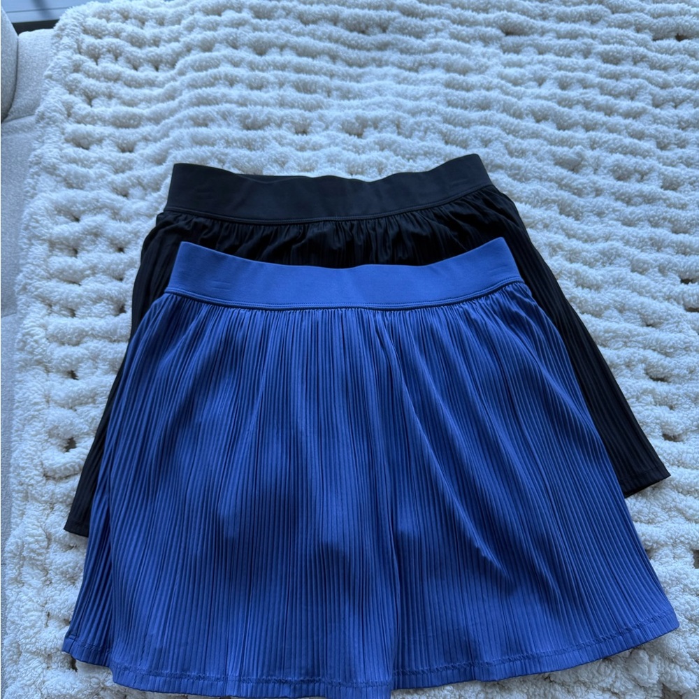 90 Degree By Reflex Black and Blue Pleated Skorts